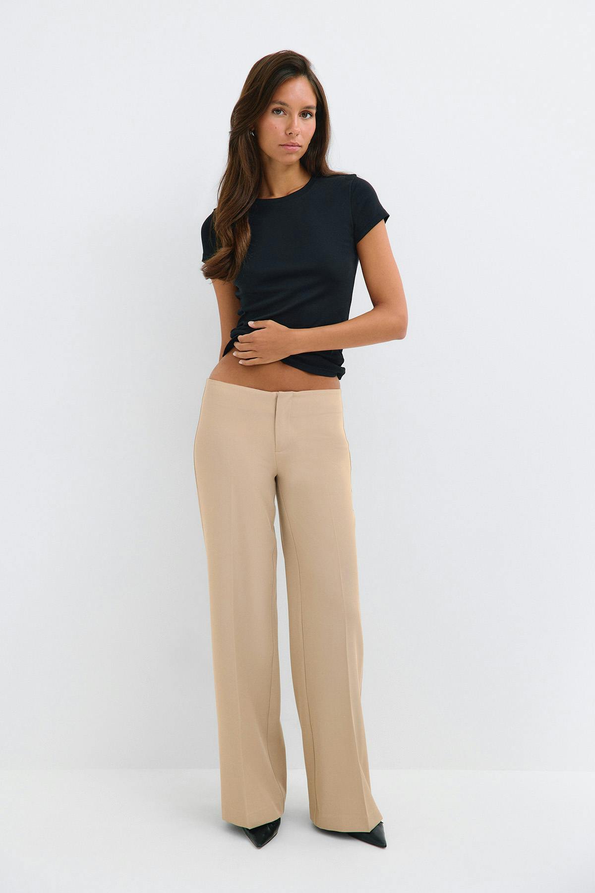 Timeless low straight trousers