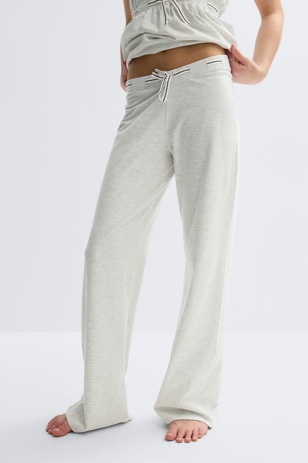 Y detail trousers