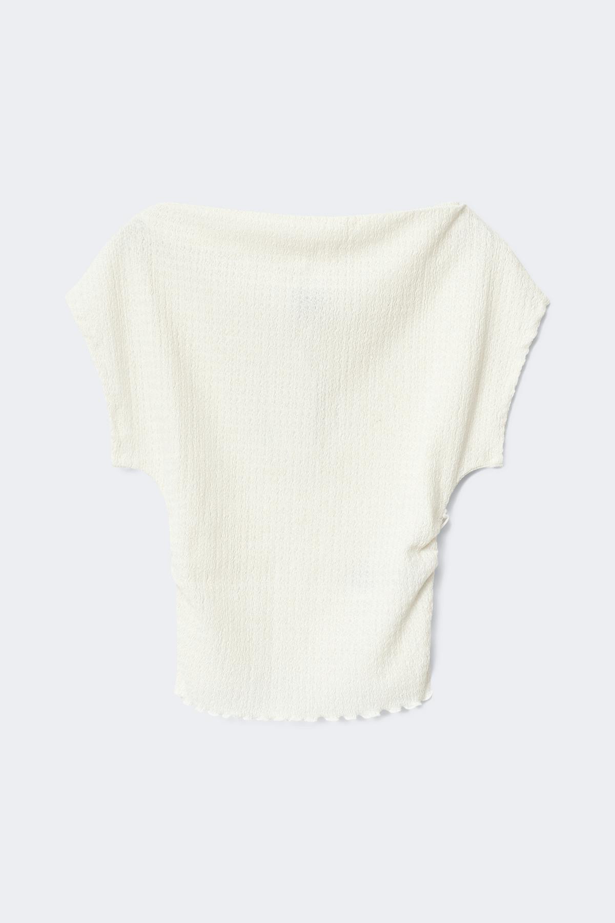 Lacing back top