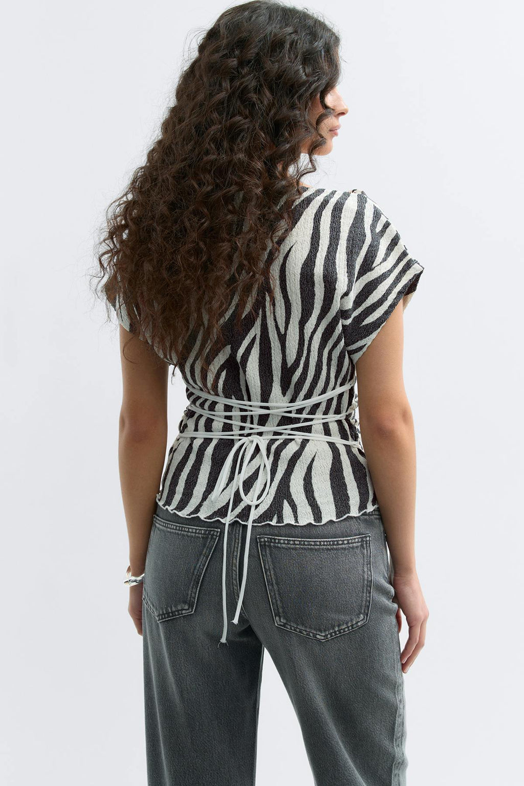 Lacing back top