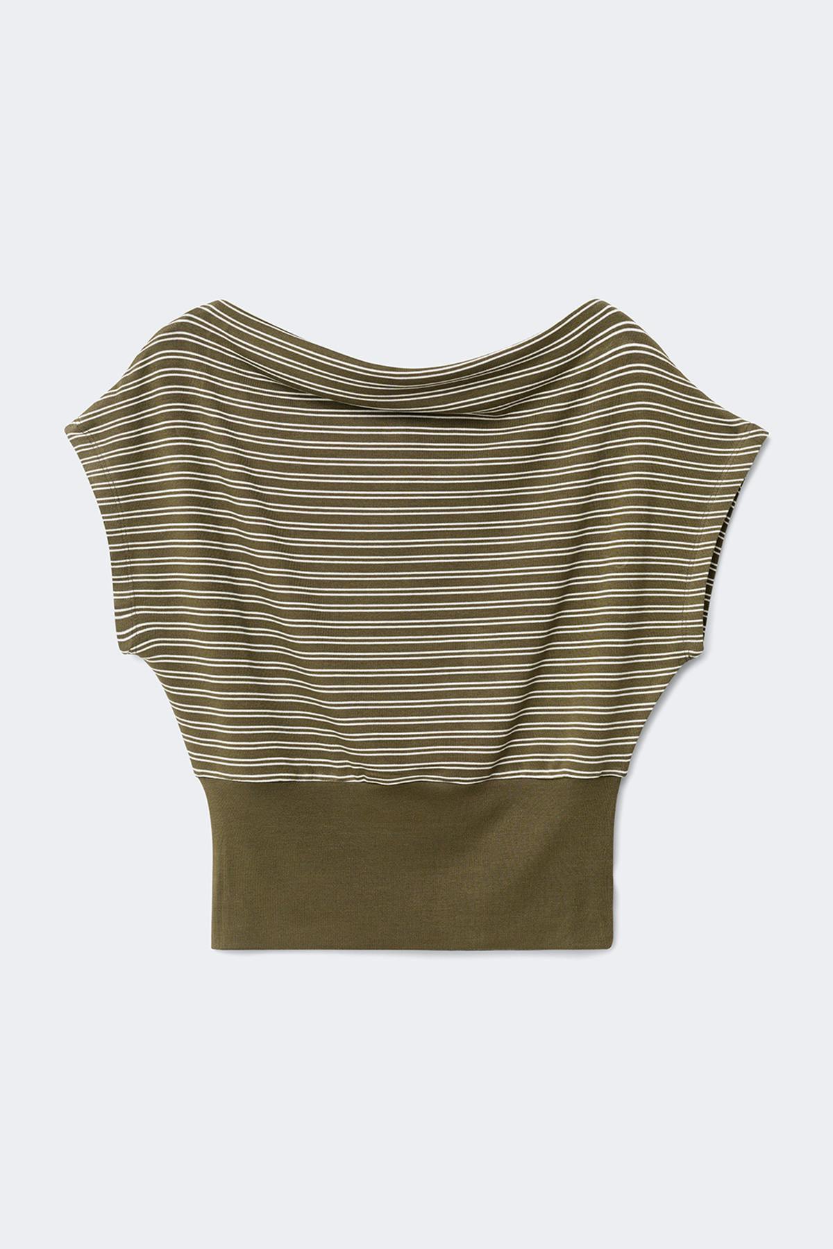 Boatneck top