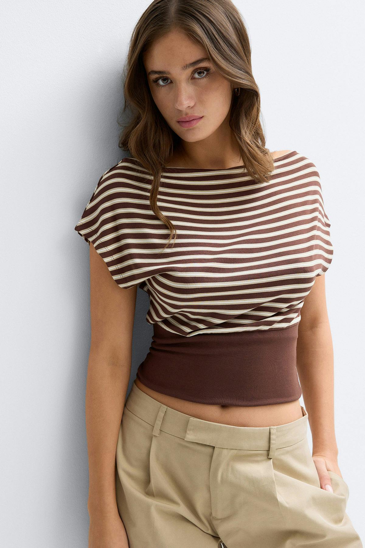 Boatneck top