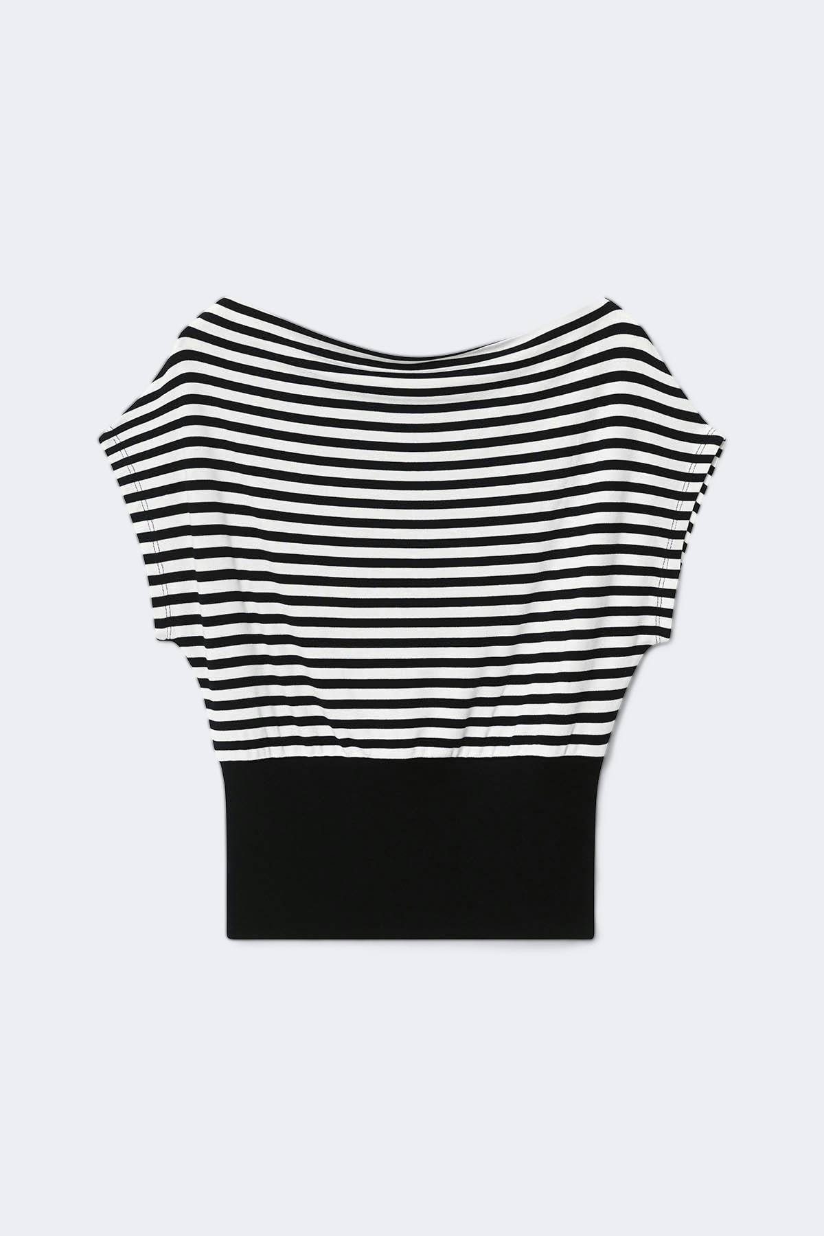 Boatneck top