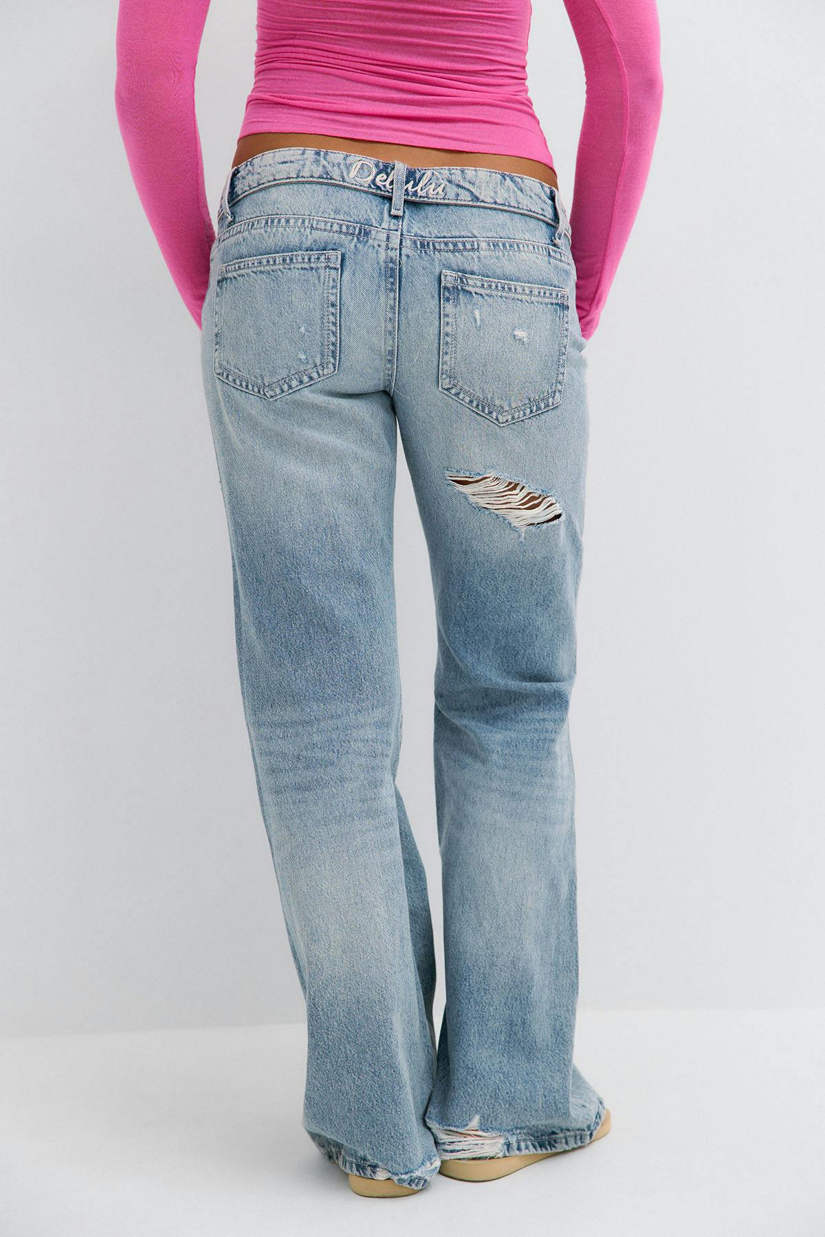 14+ delulu low loose jeans