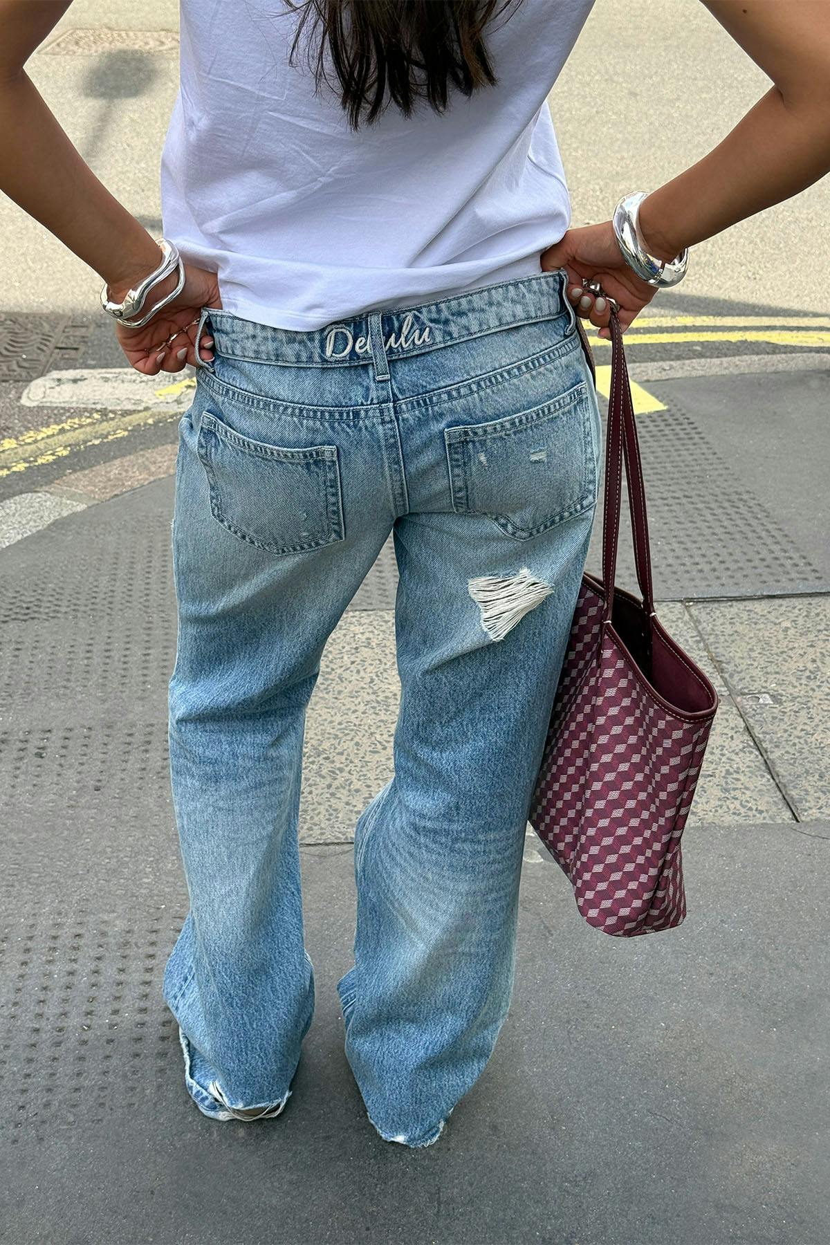 14+ delulu low loose jeans