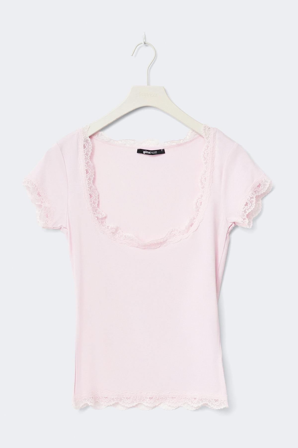 Lace detail scoop neck top