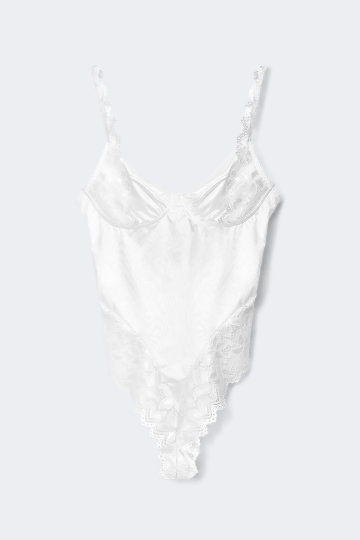Lace detail body