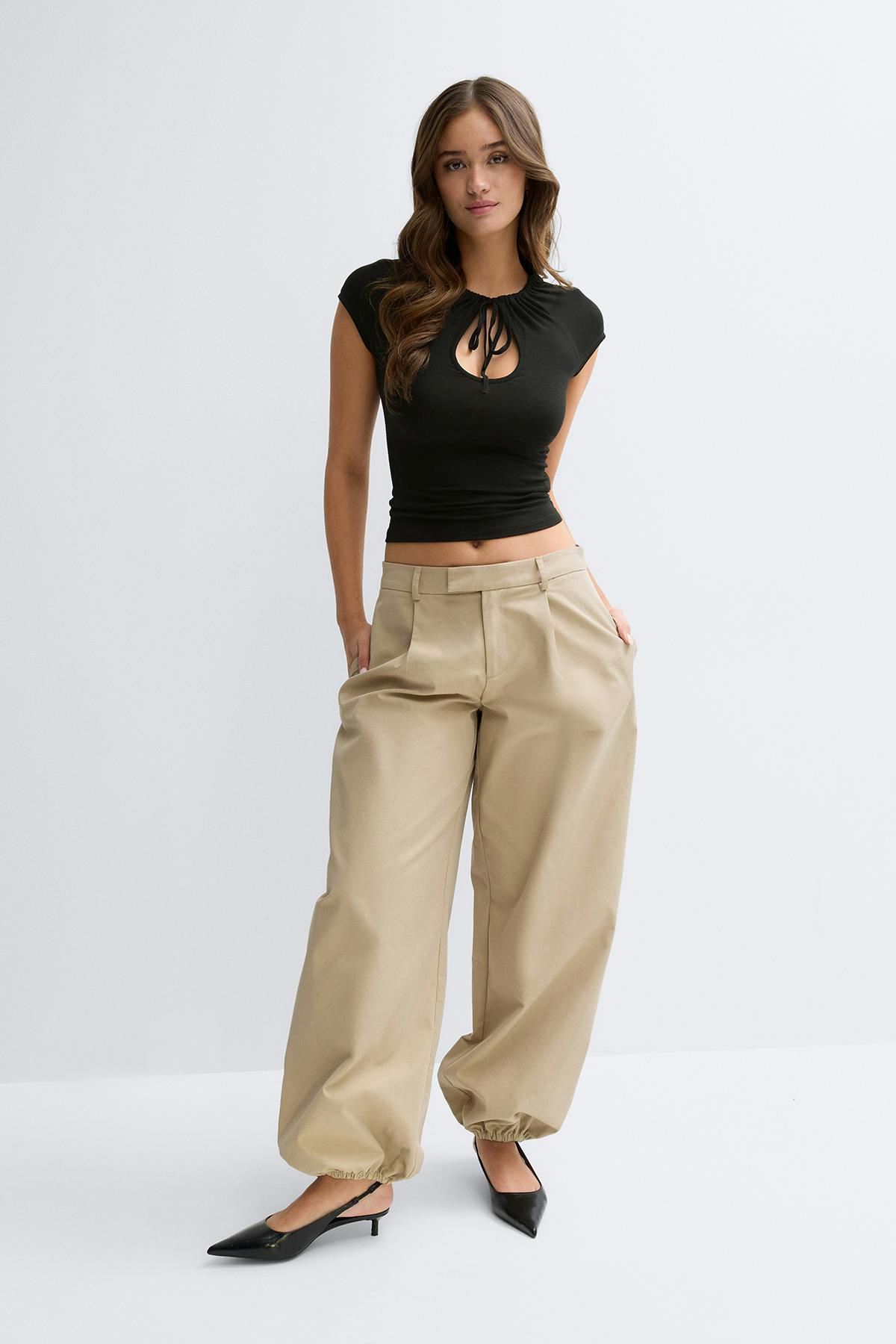Keyhole top