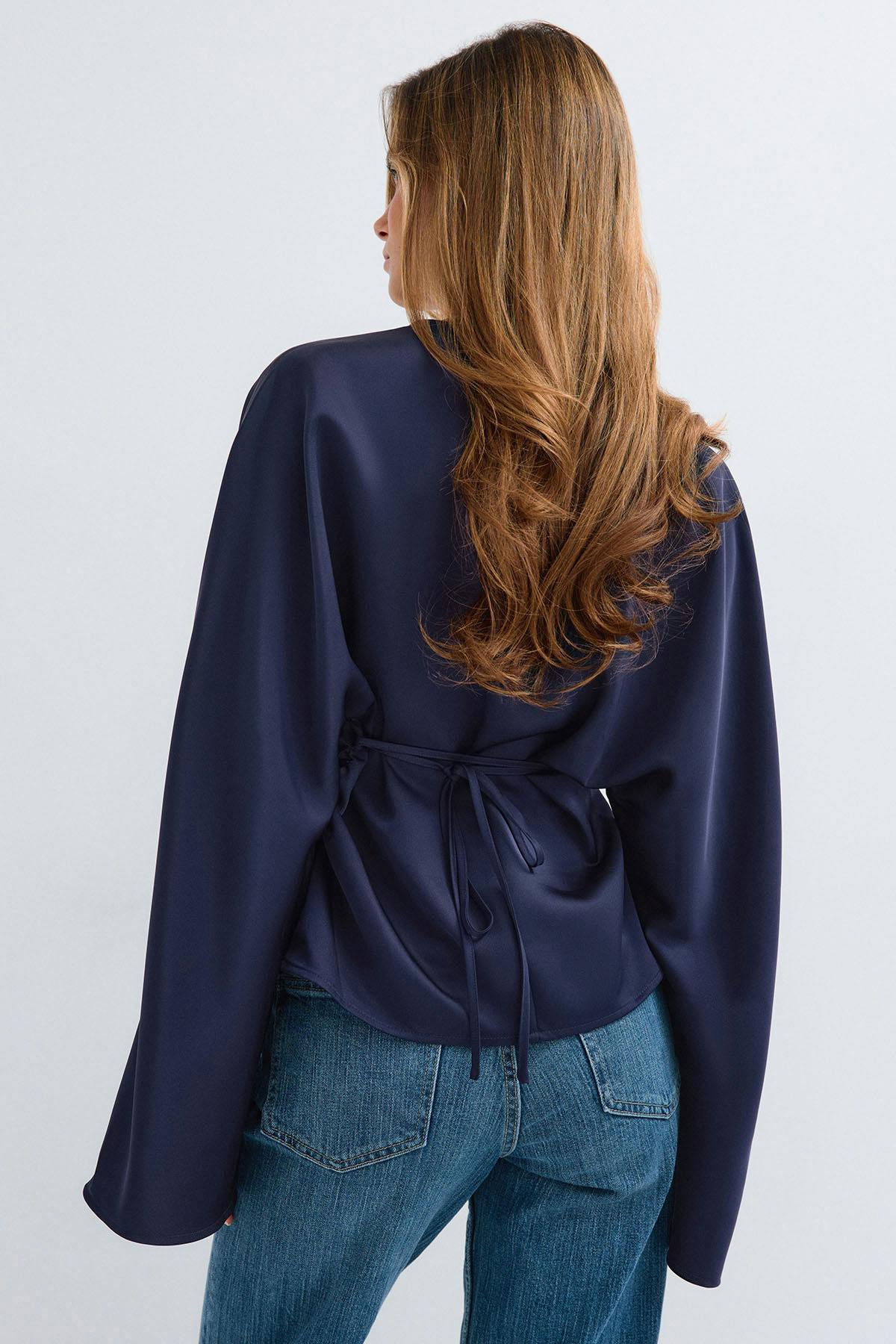 Shaped blouse