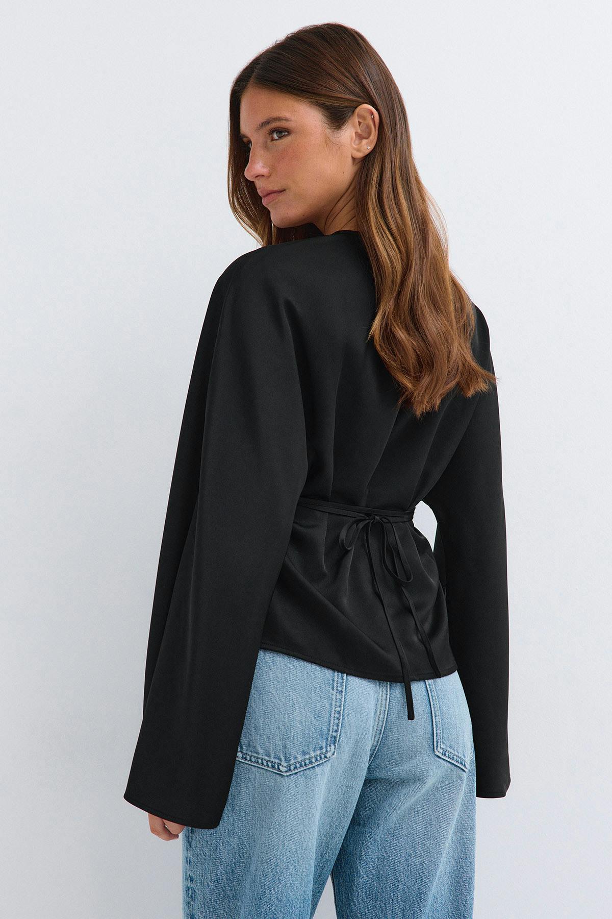 Shaped blouse