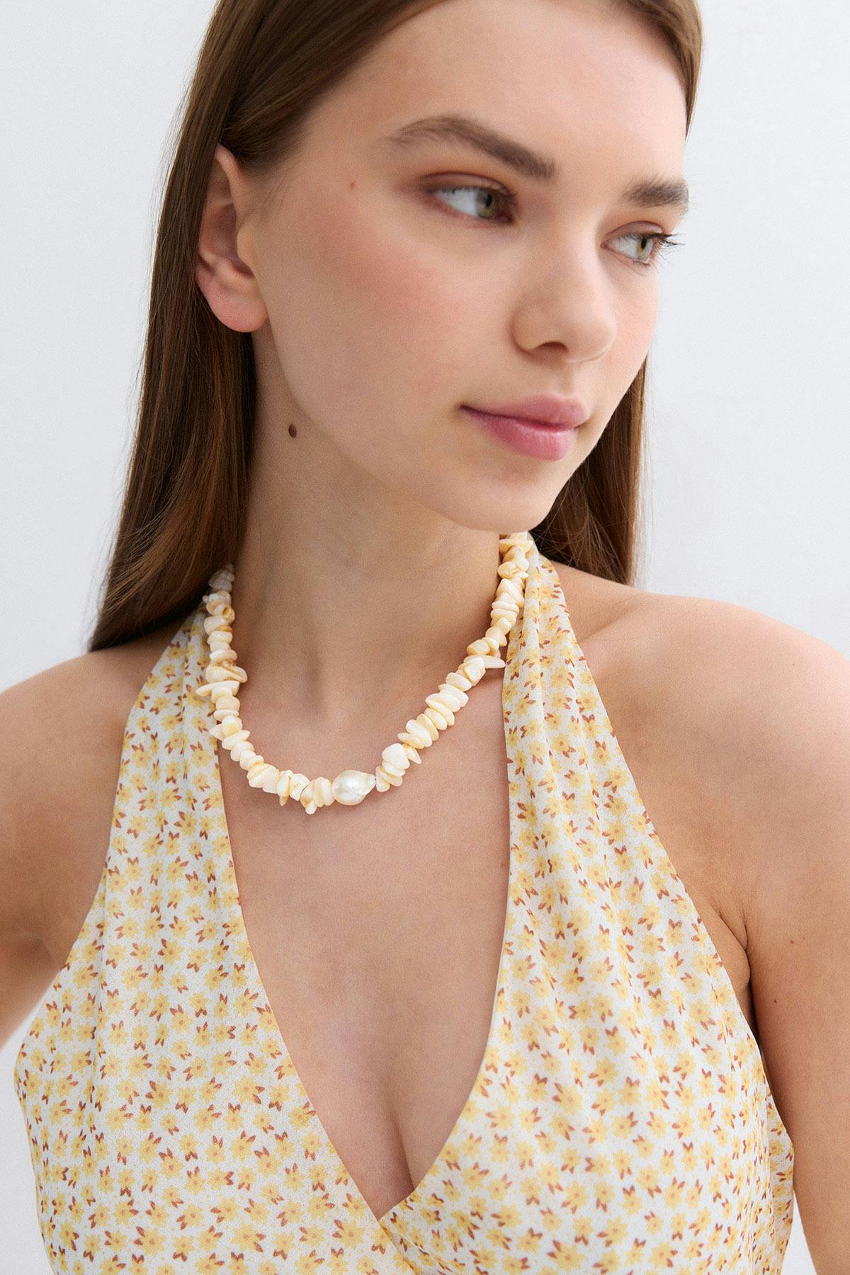 Sea pearl necklace