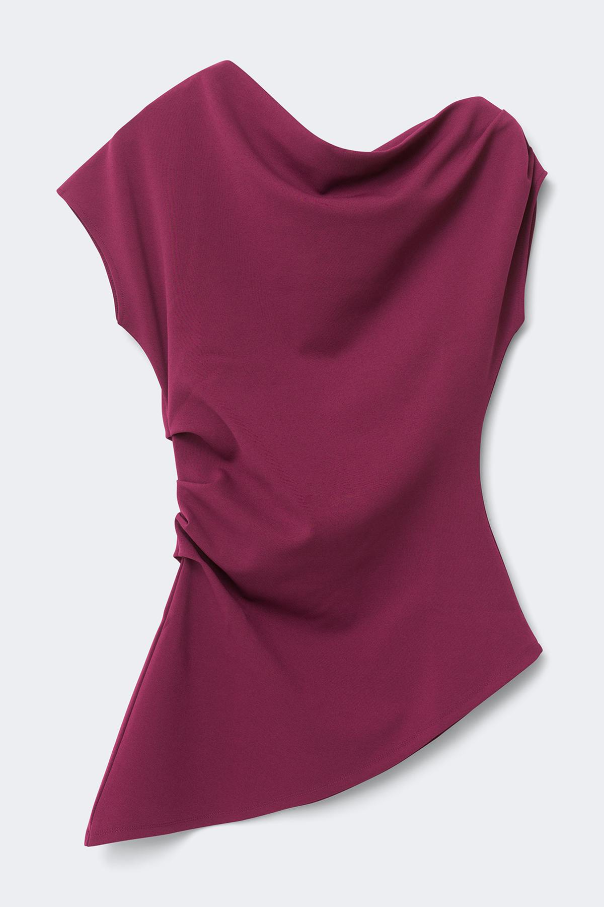 Asymmetric pleated top
