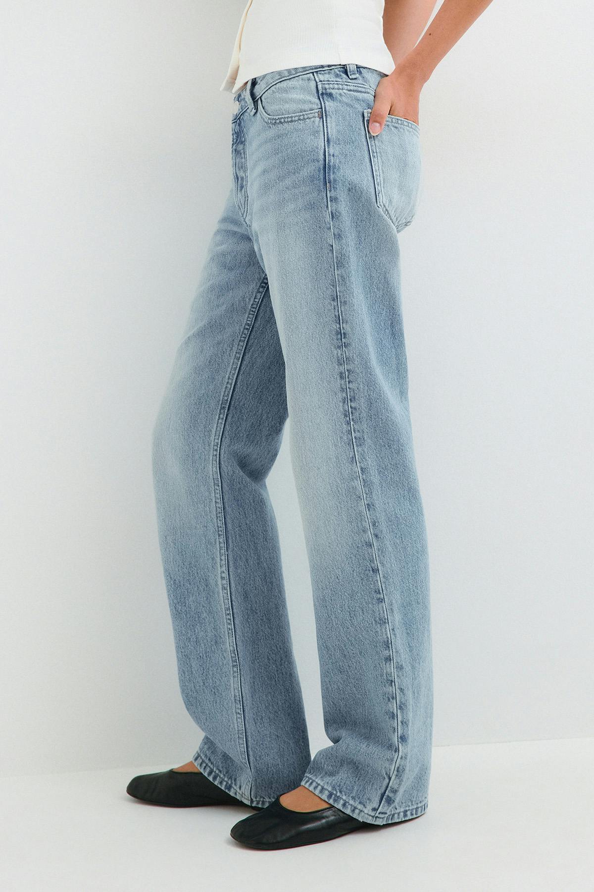 Slim straight jeans