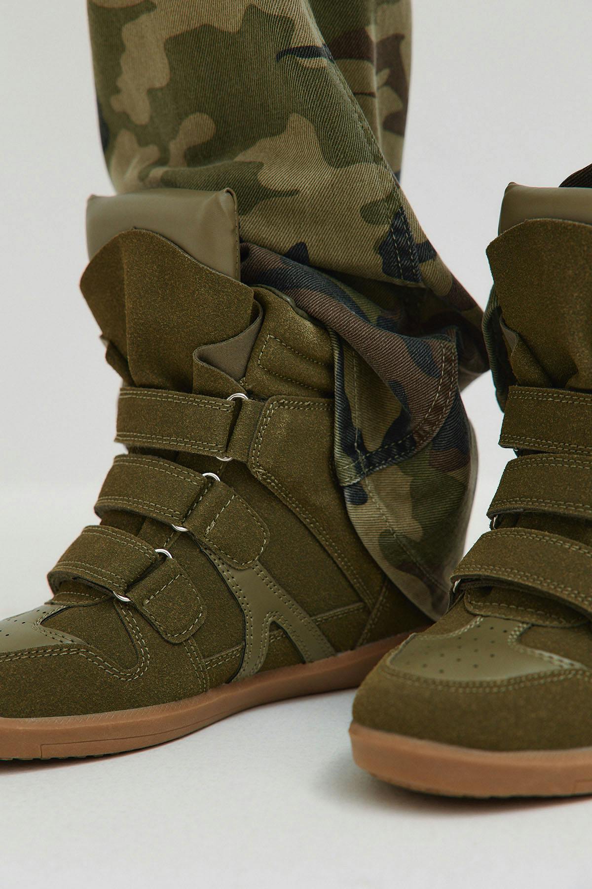 14+ wedge sneakers