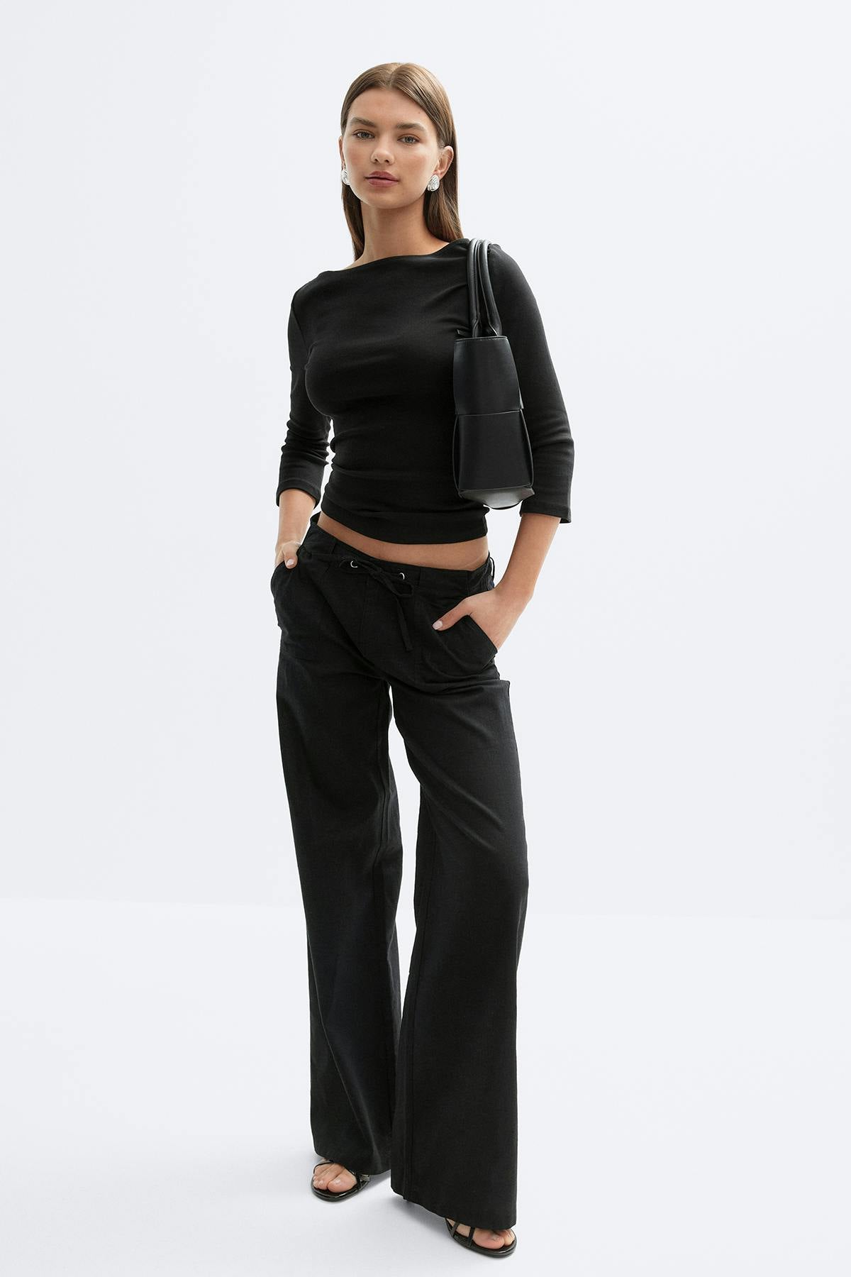 Quarter sleeve boatneck top