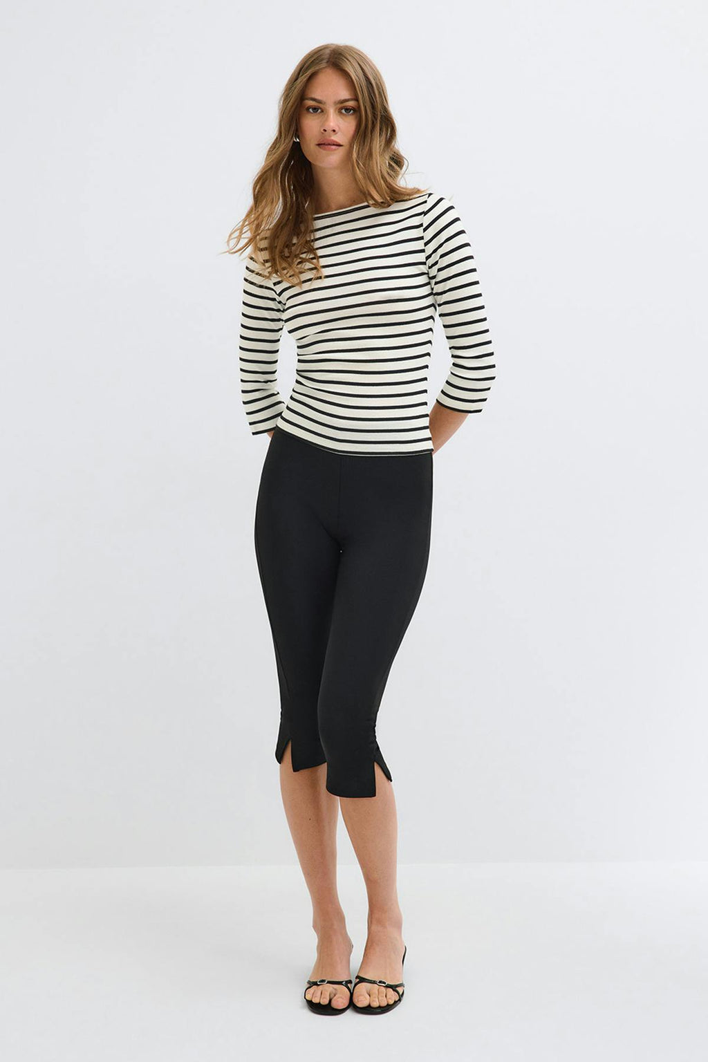 Quarter sleeve boatneck top