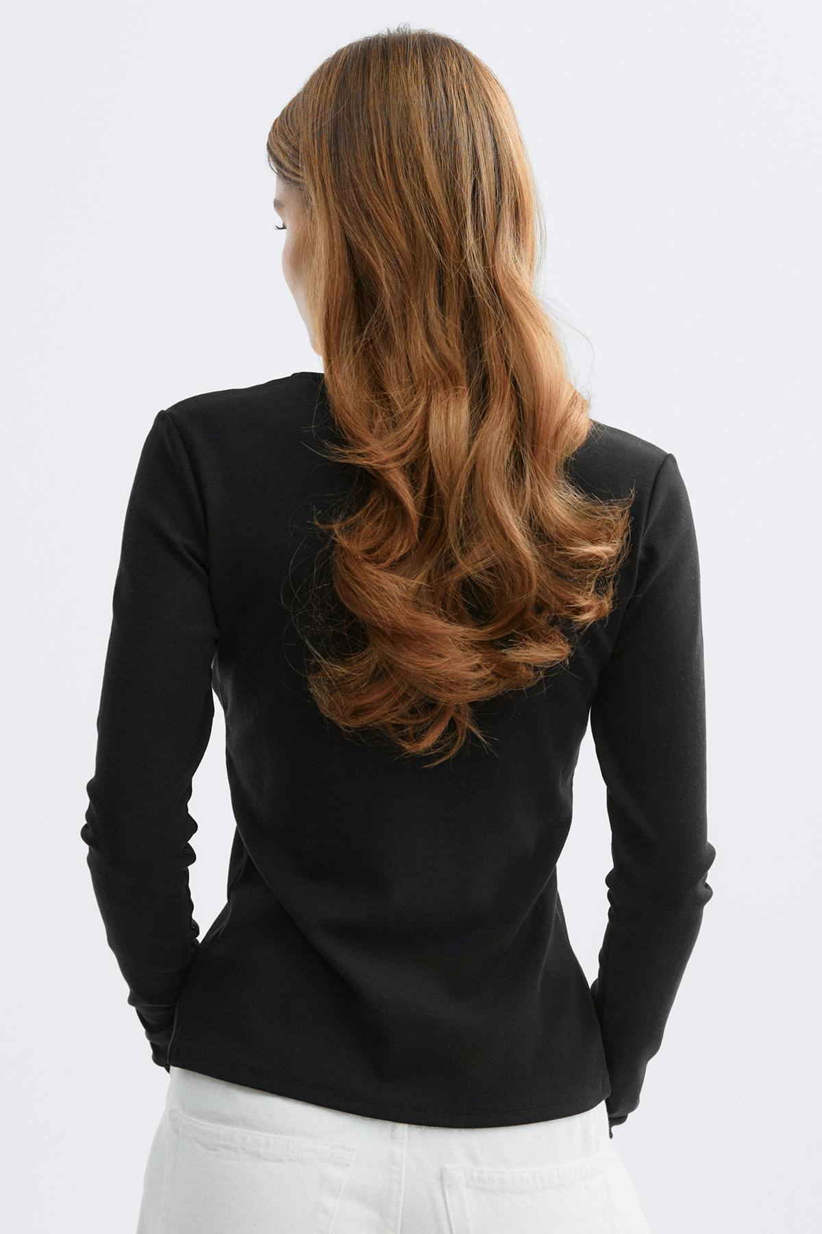 Button detail top