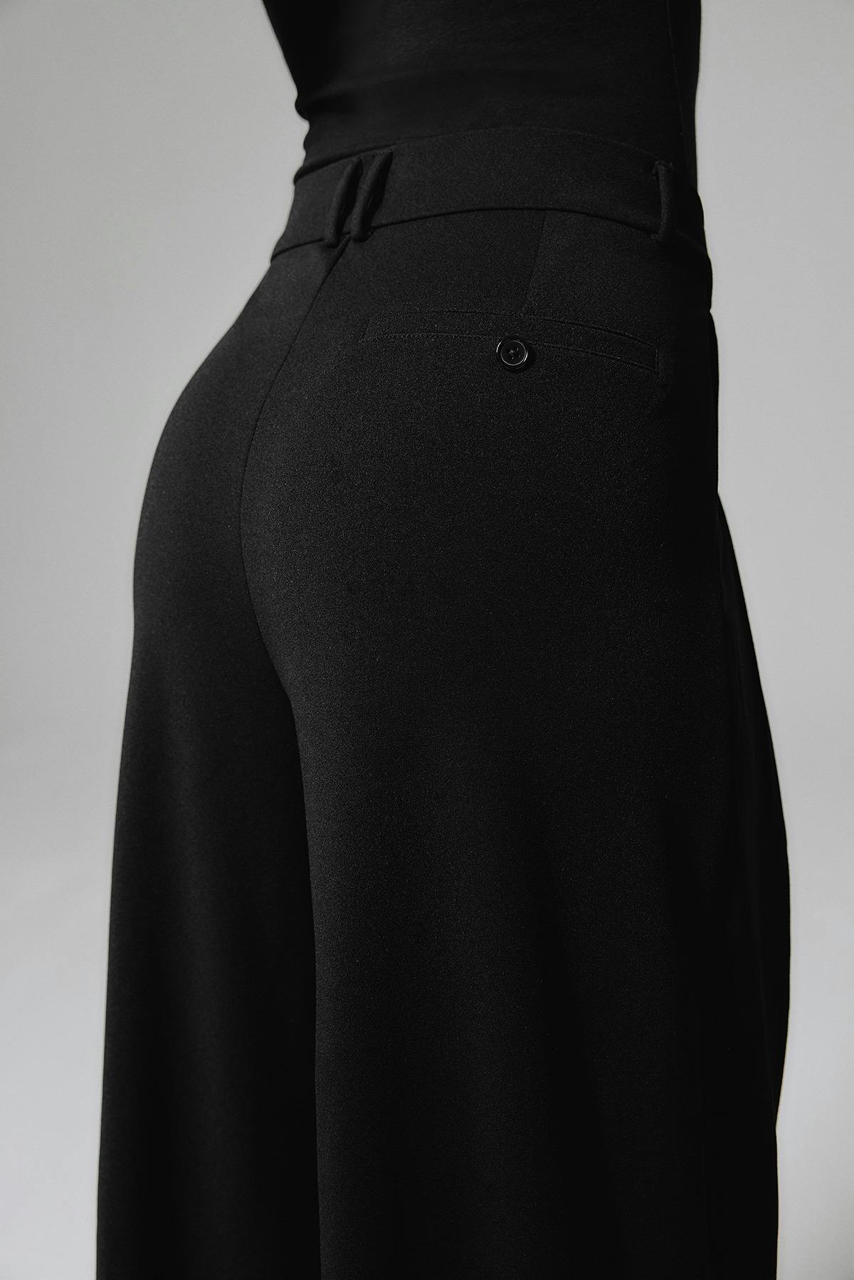 Tailored pleated trousers