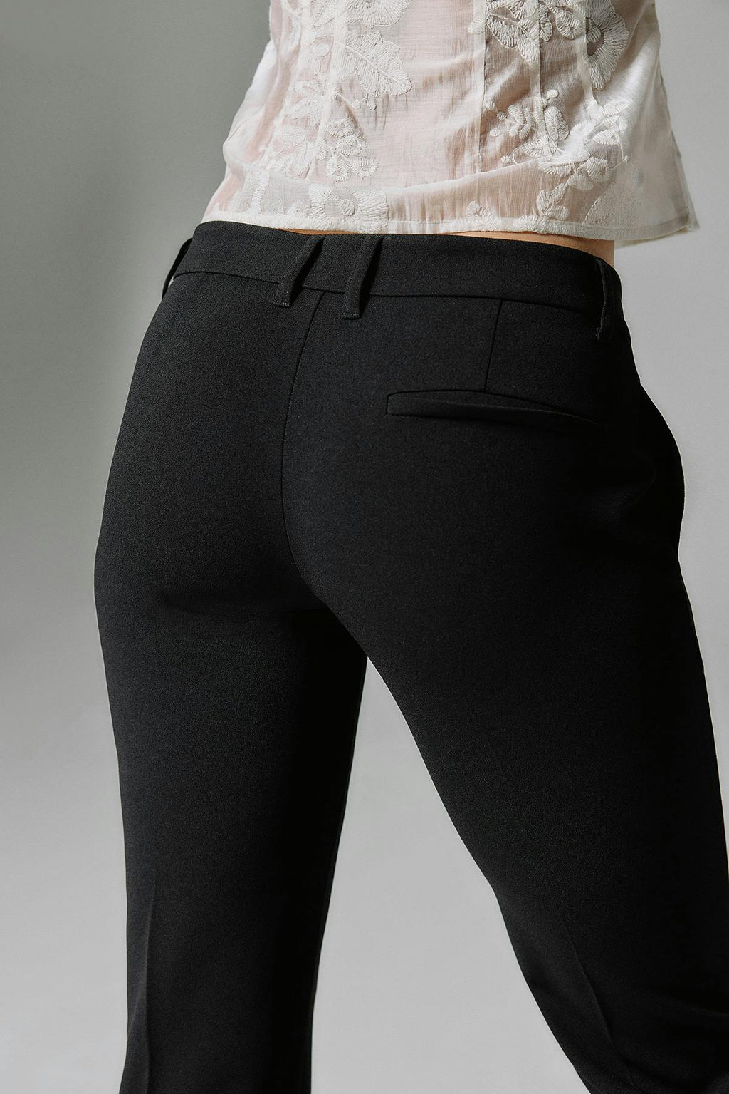 Low waist straight trousers