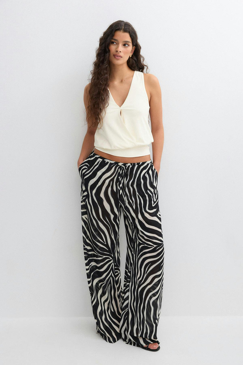 Cuff detail top