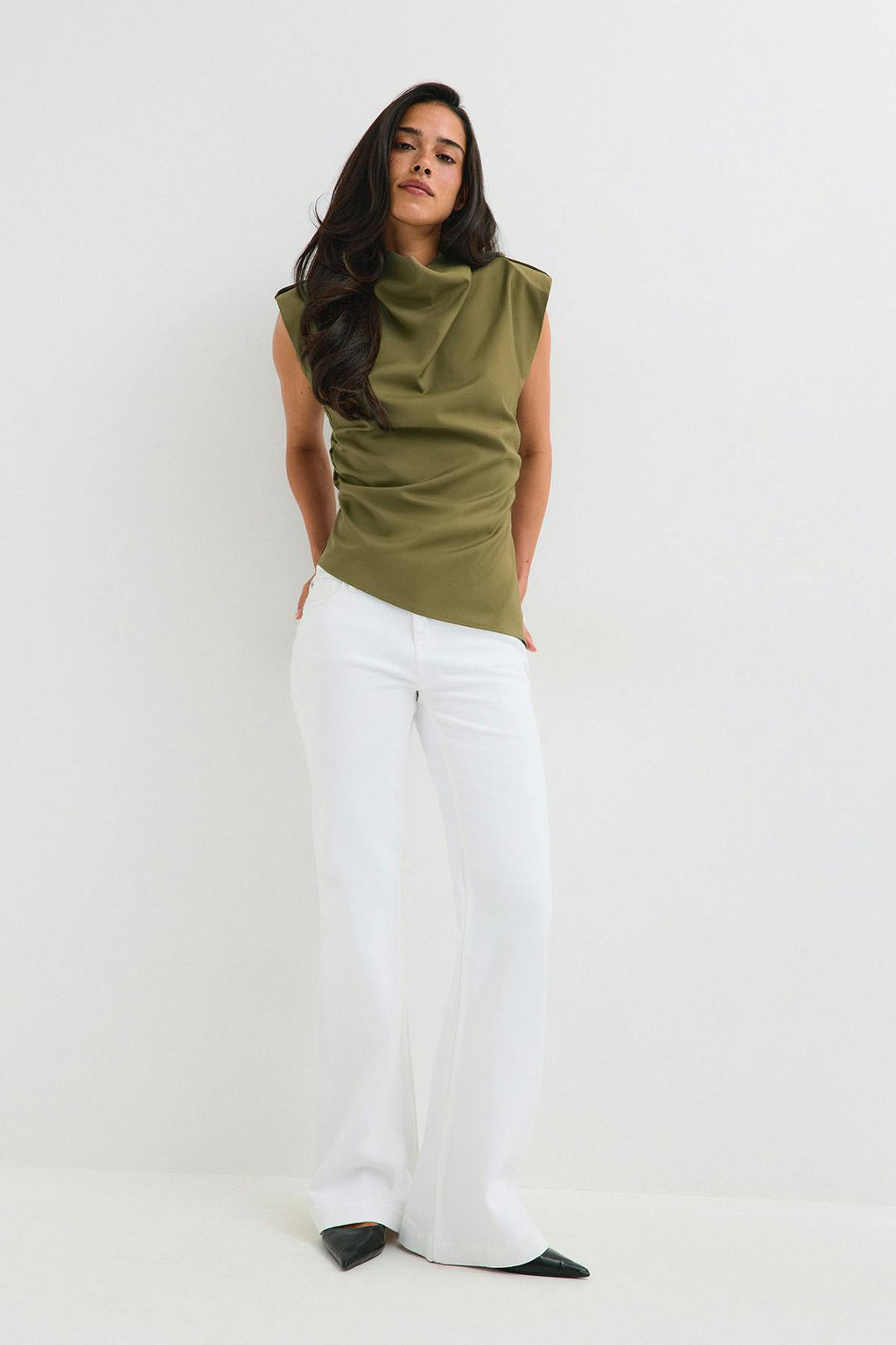 Shoulder pads top