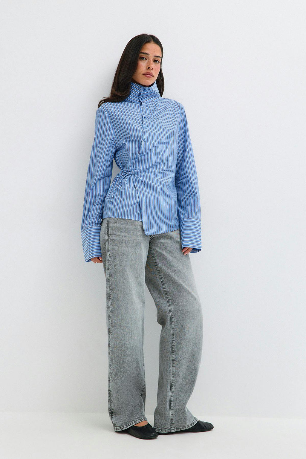 High neck shaped shirt