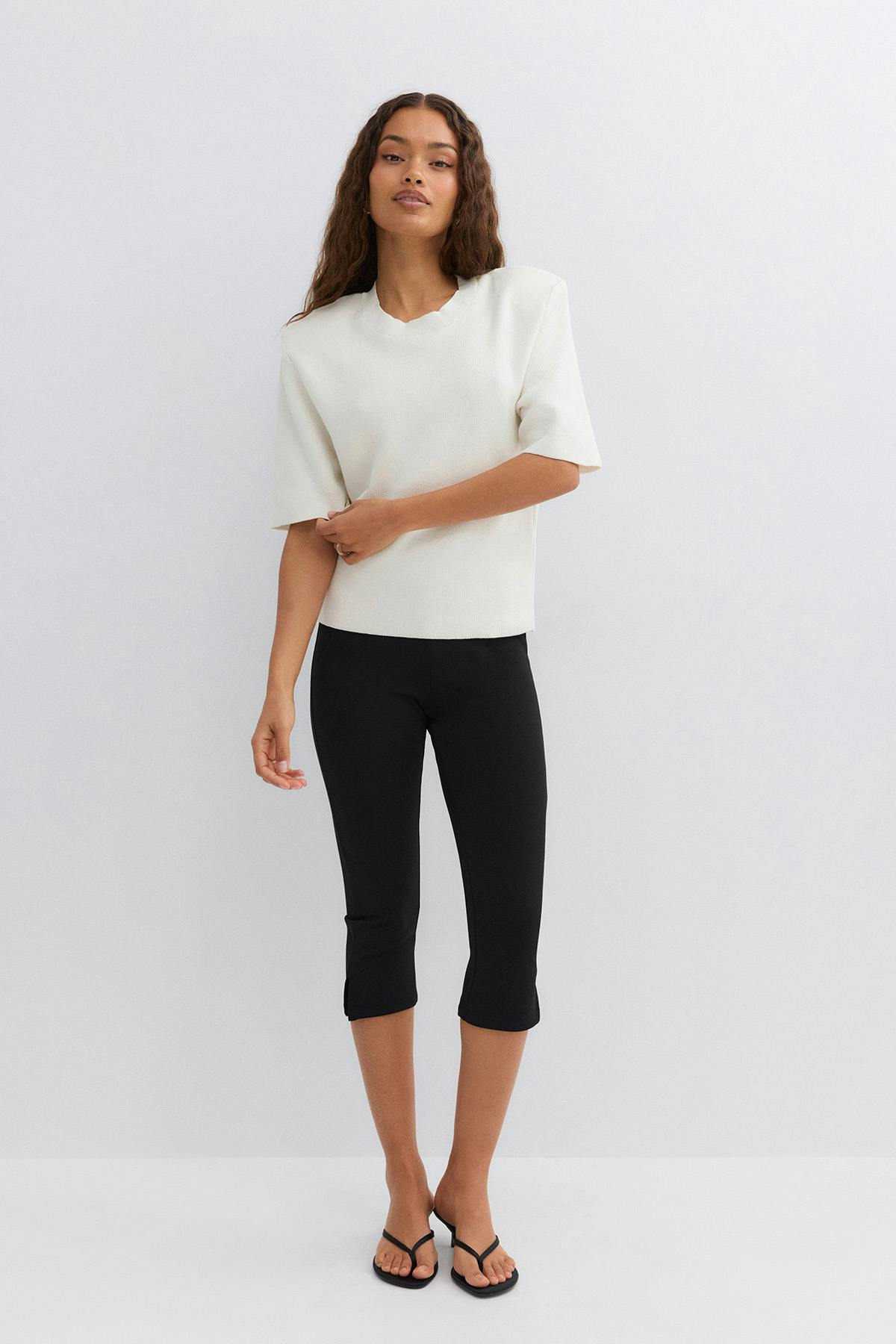 Shoulder pad knitted top