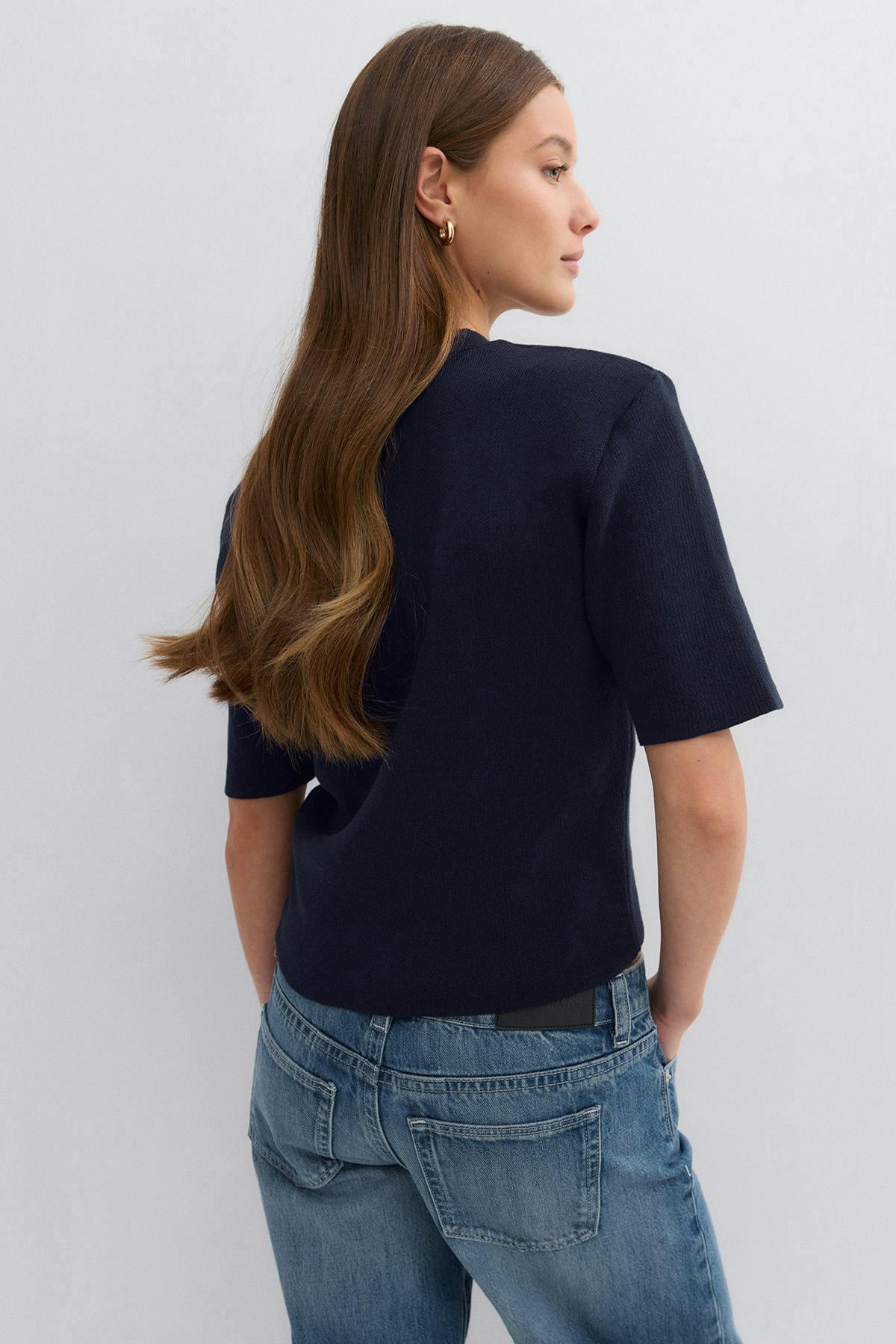 Shoulder pad knitted top