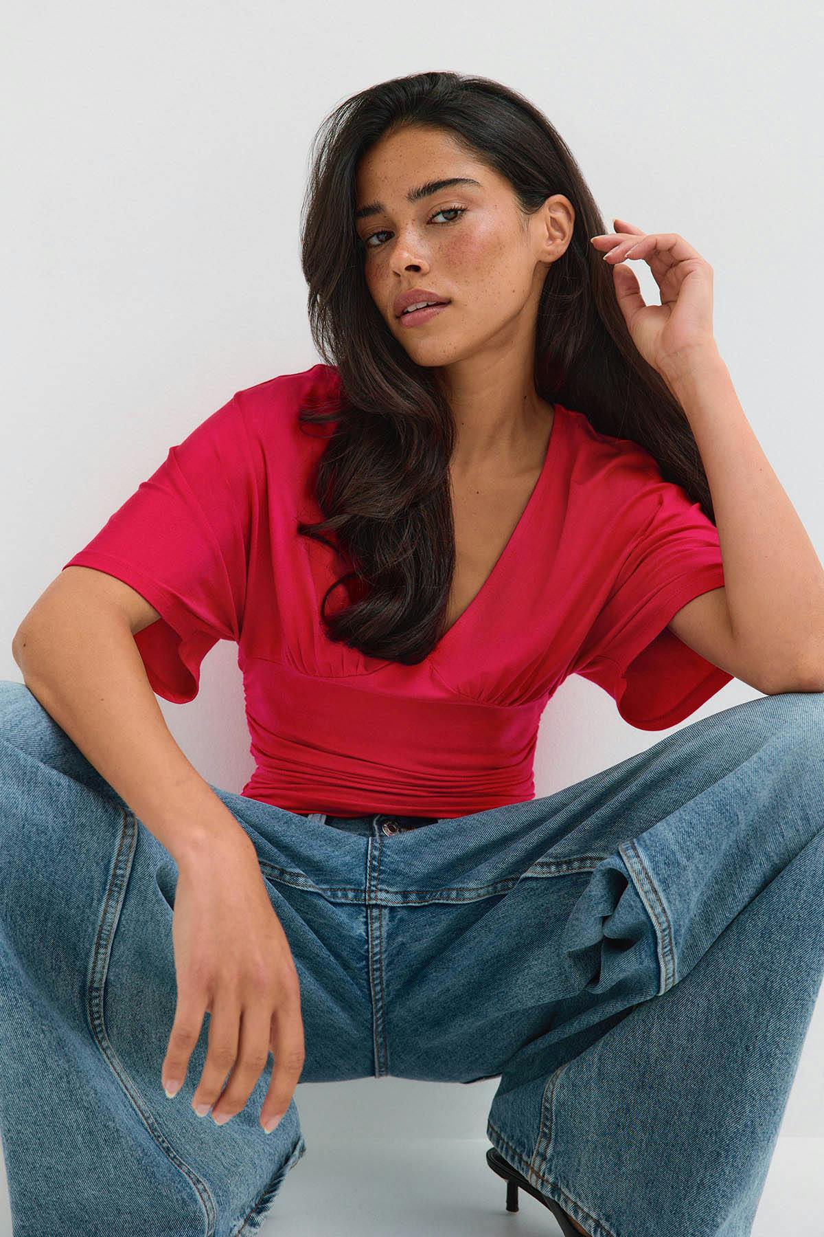 Shaped v-neck top