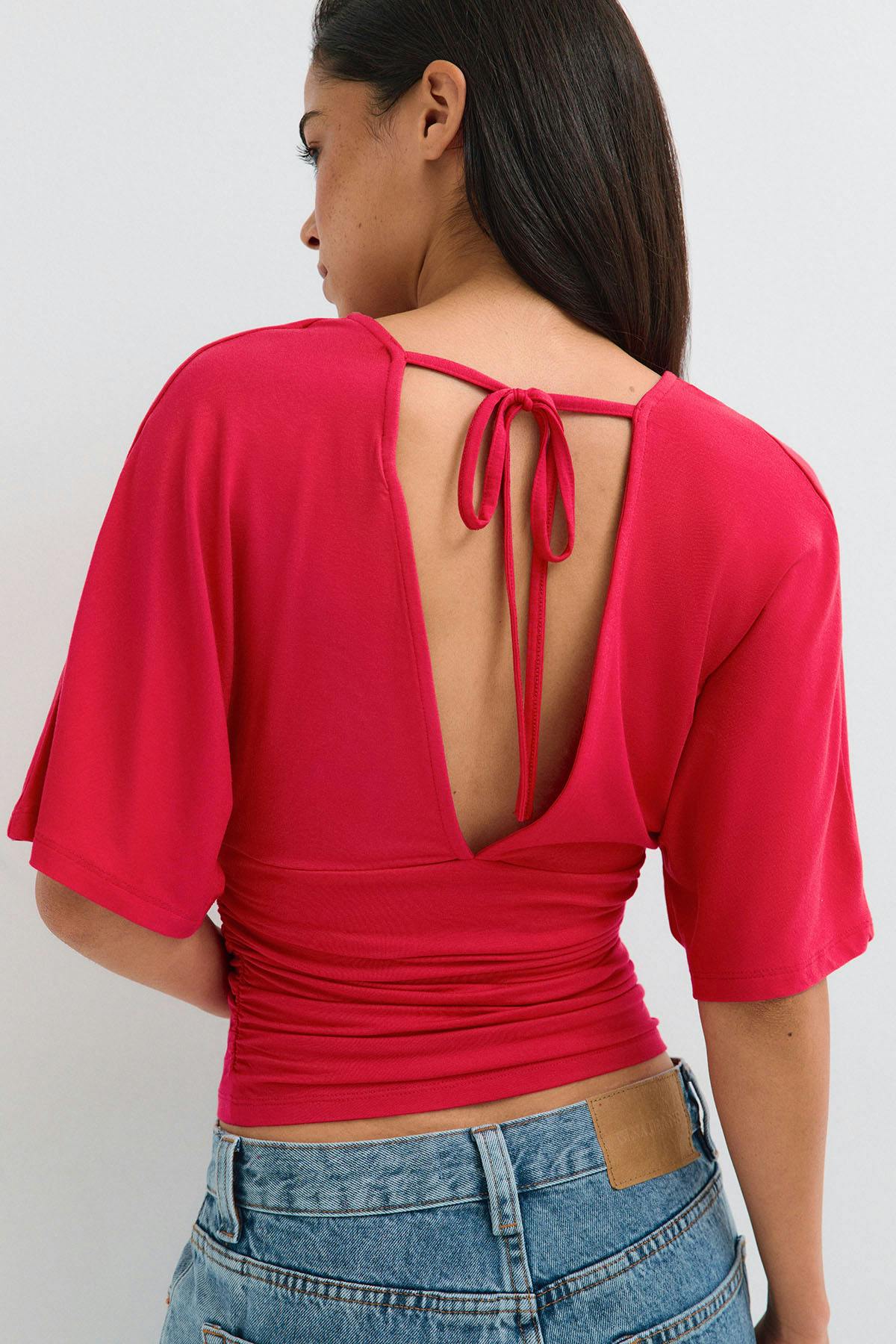 Shaped v-neck top