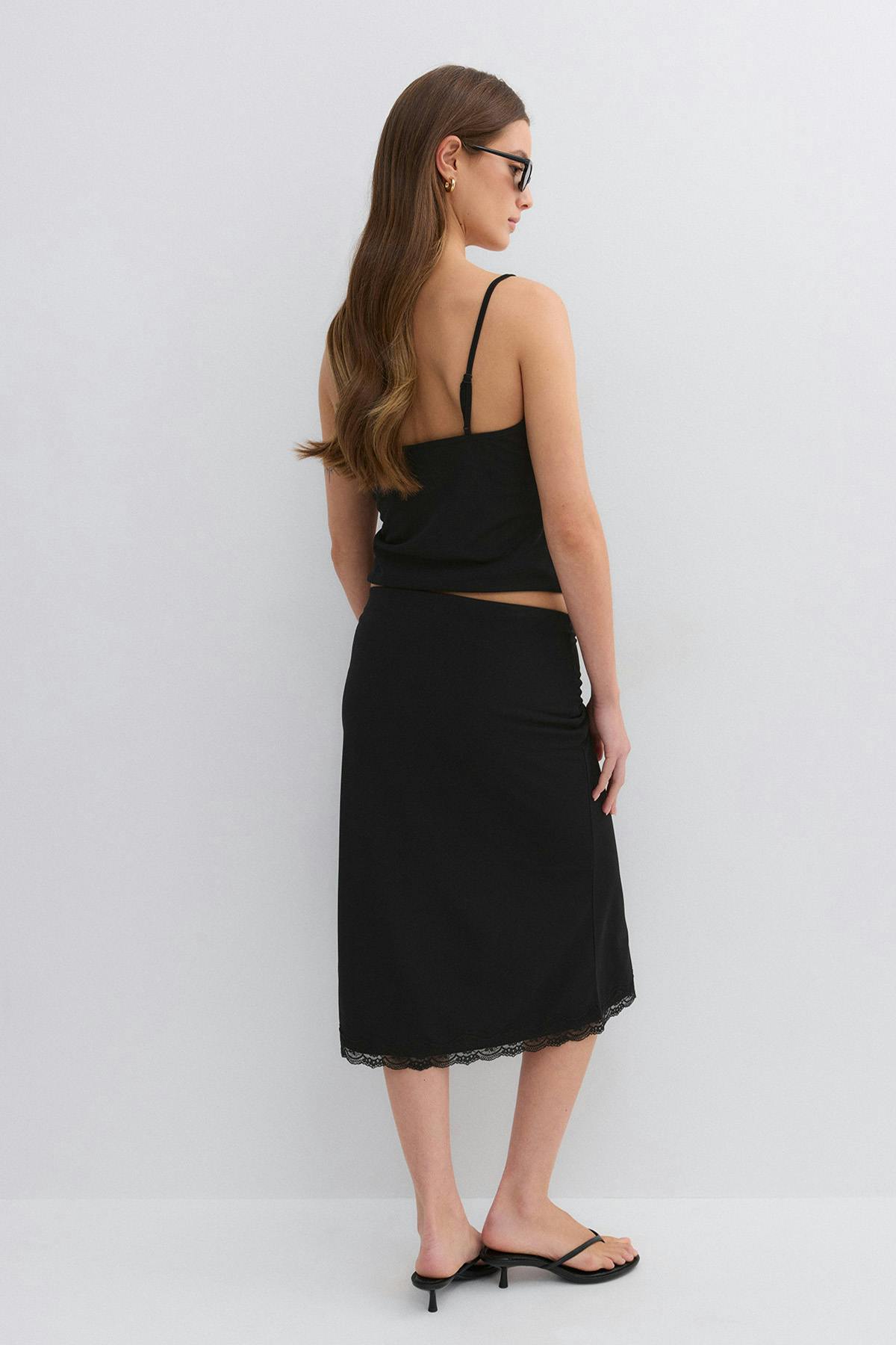 90s midi lace detail skirt