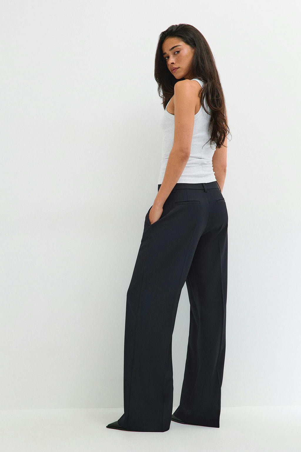 Timeless pintuck trousers