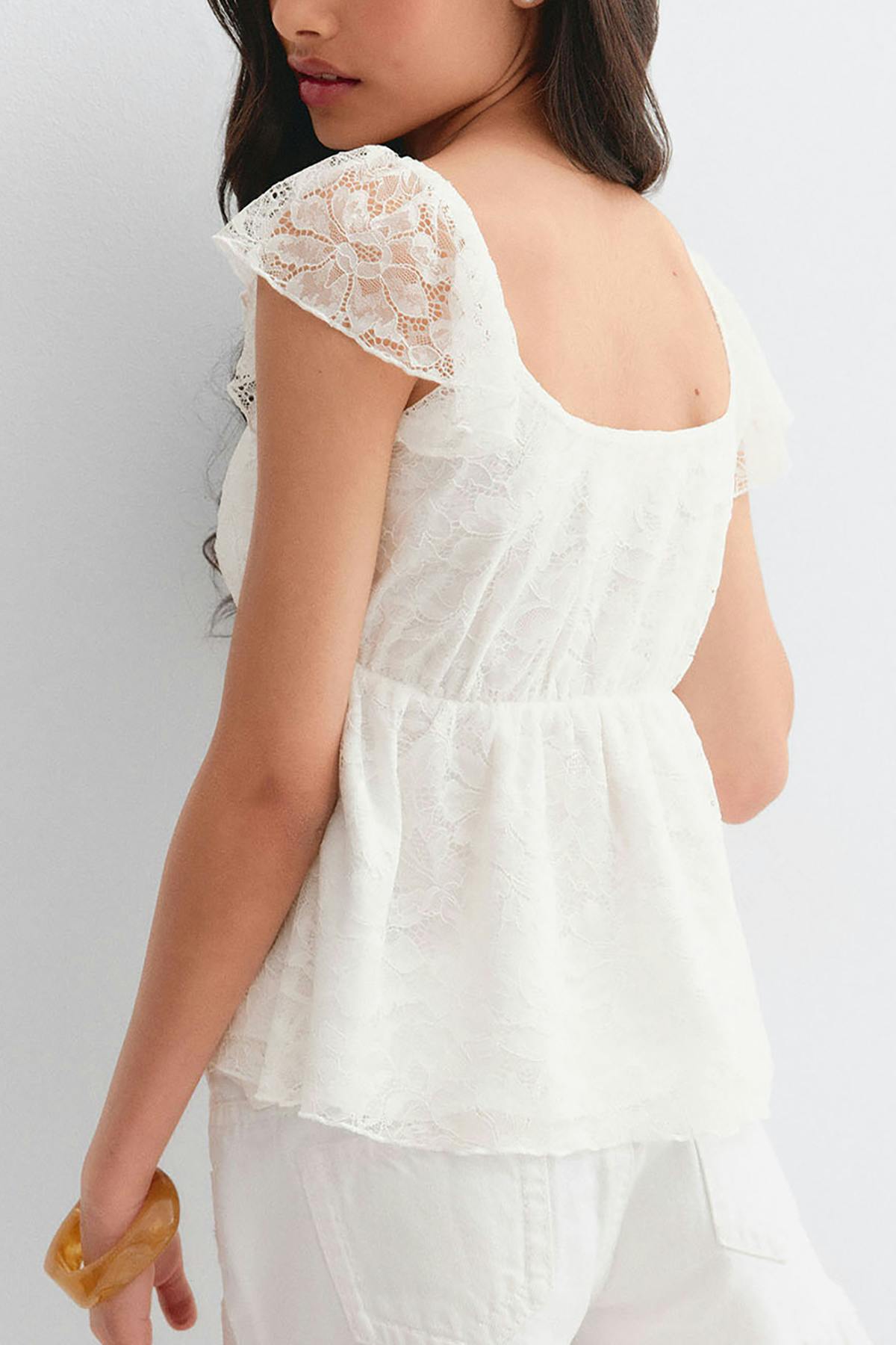 Y lace detail top