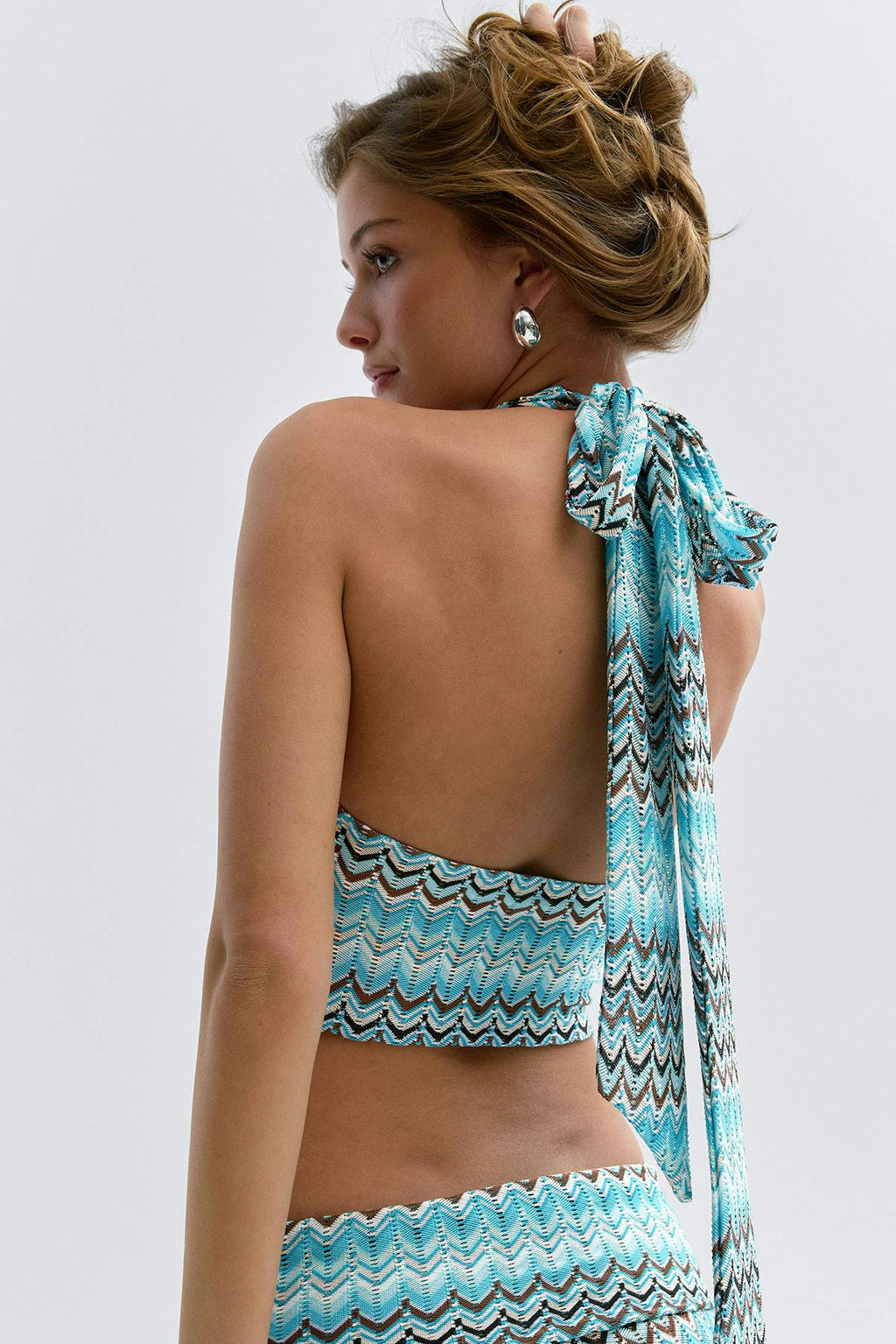 14+ halterneck top