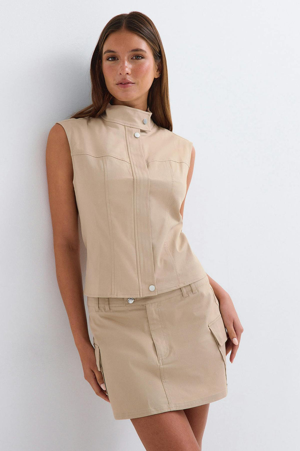 Shaped utility top
