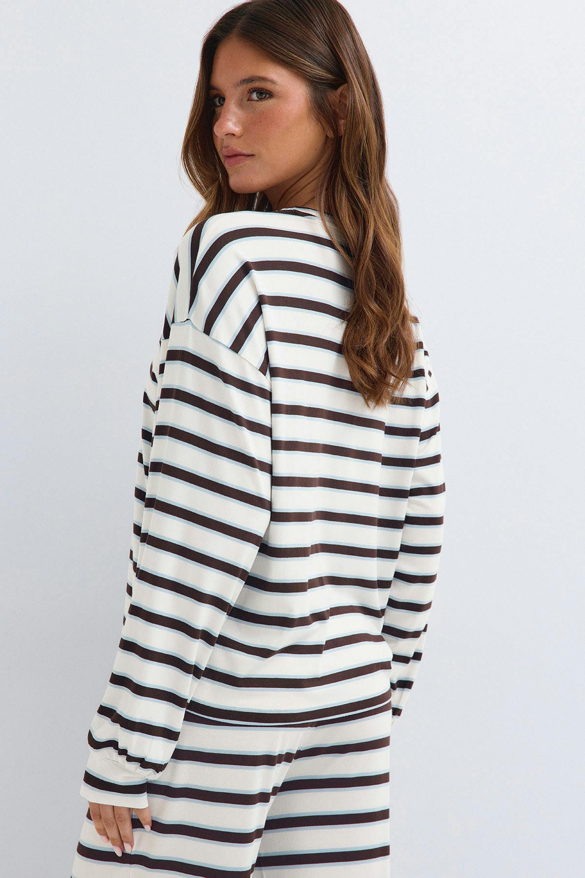 Oversized pyjamas top