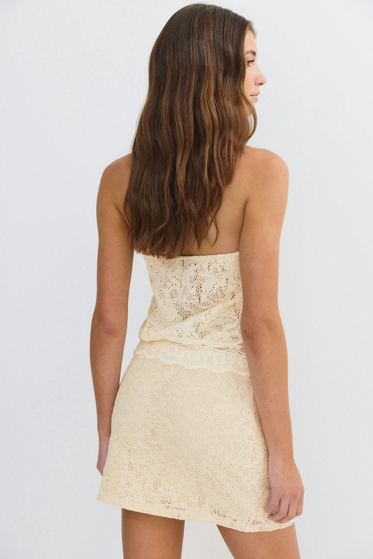 Lace mini skirt