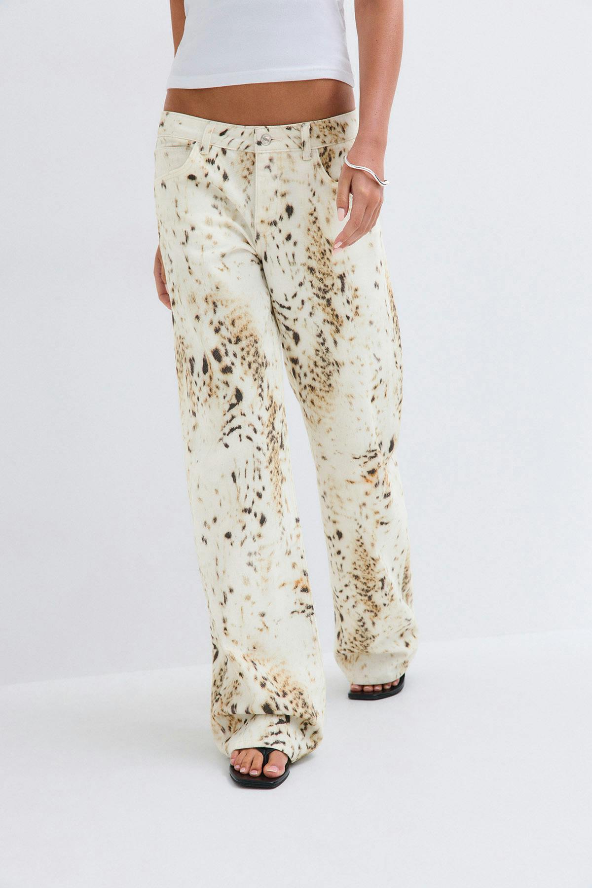 Low wild wide jeans