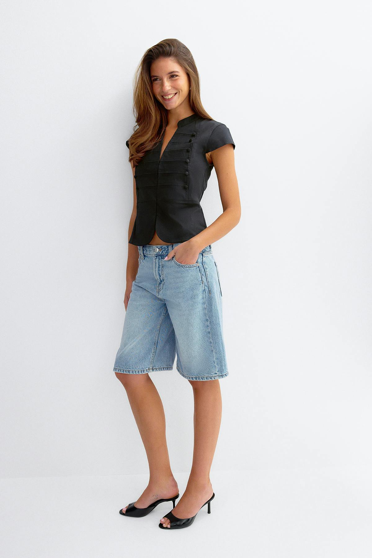 Shaped utility top