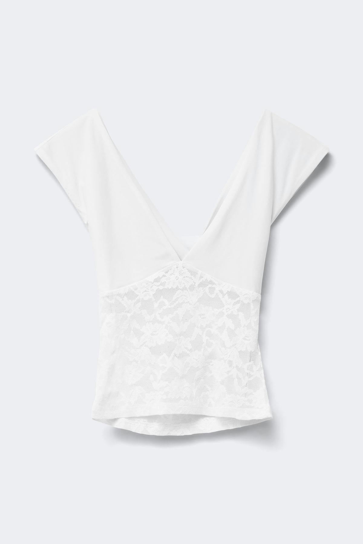 14+ lace detail top