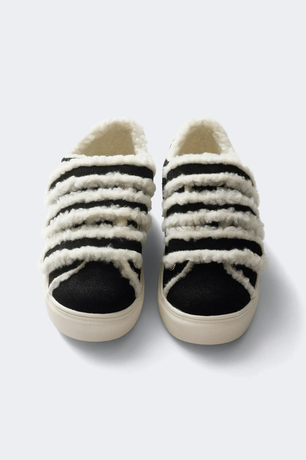 Y petit teddy sneakers