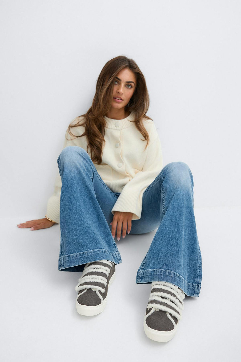 14+ teddy sneakers