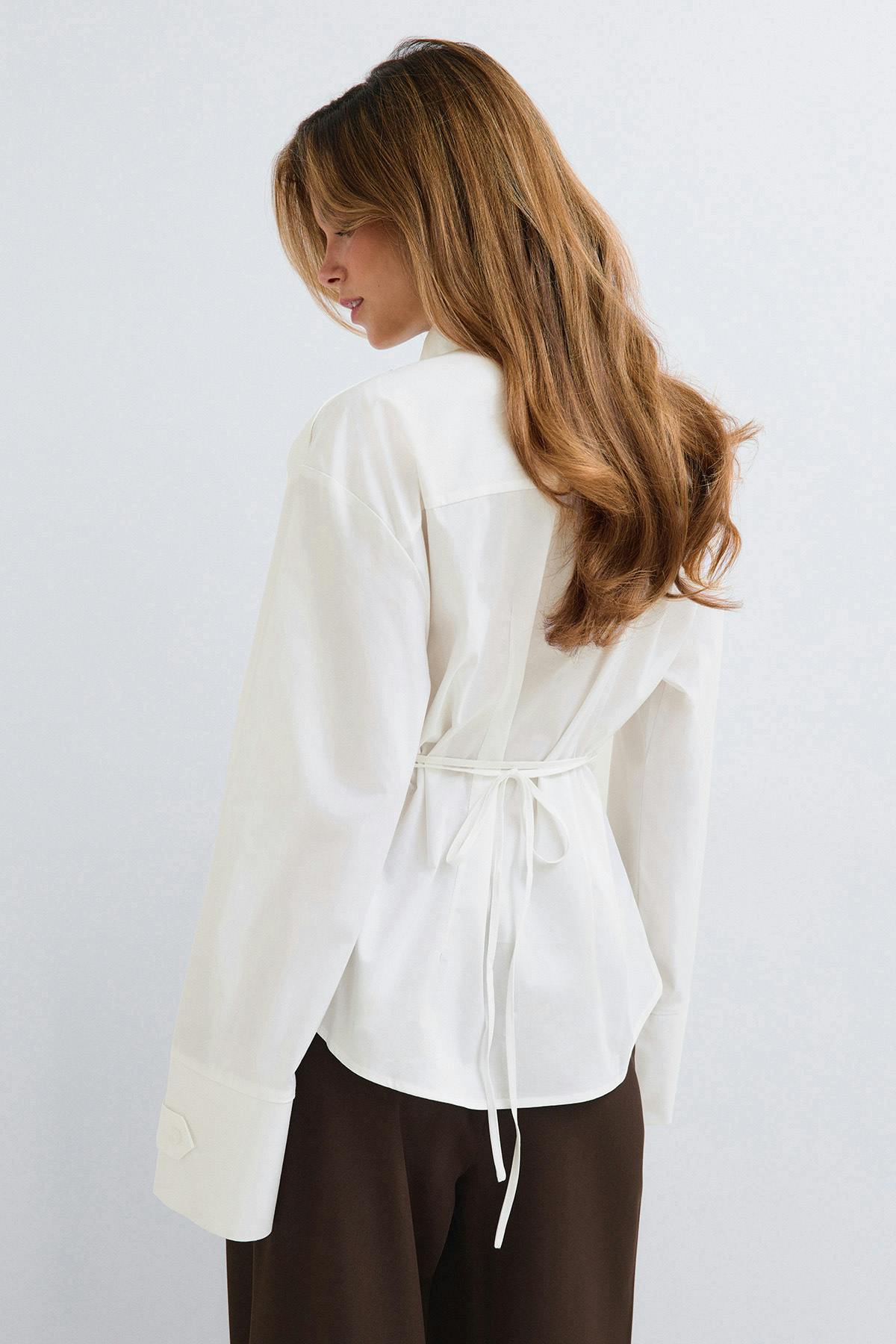 High neck shaped shirt