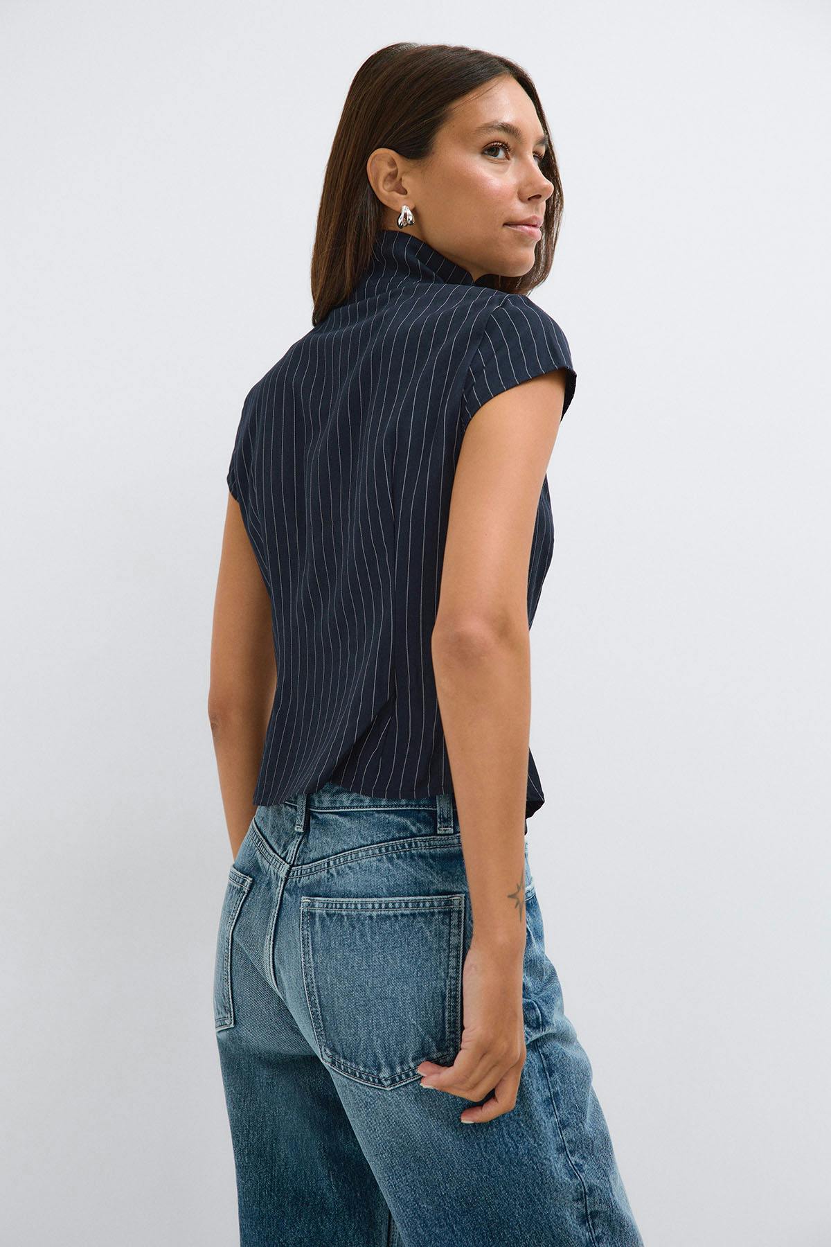 High neck top