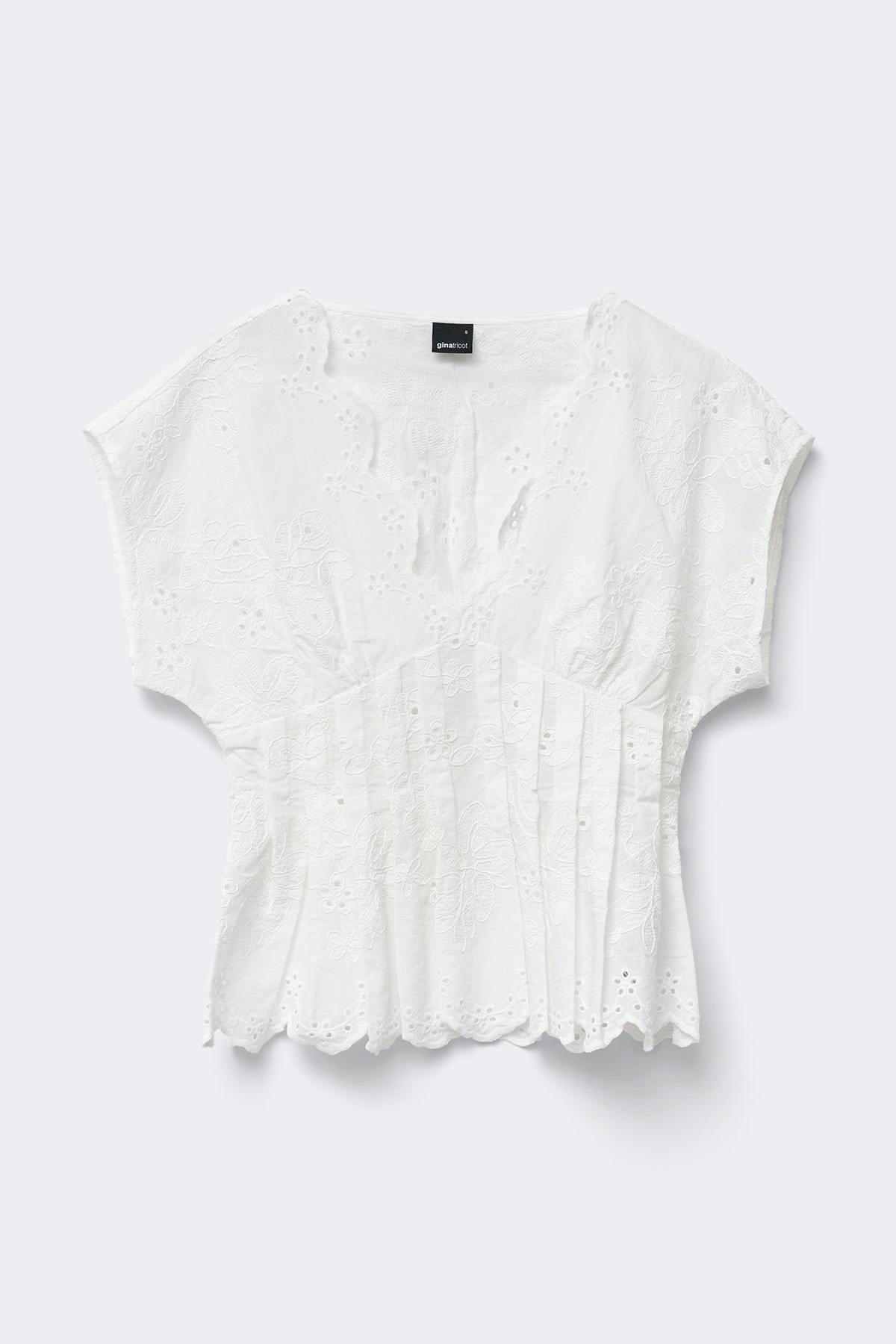 Broderie anglaise blouse