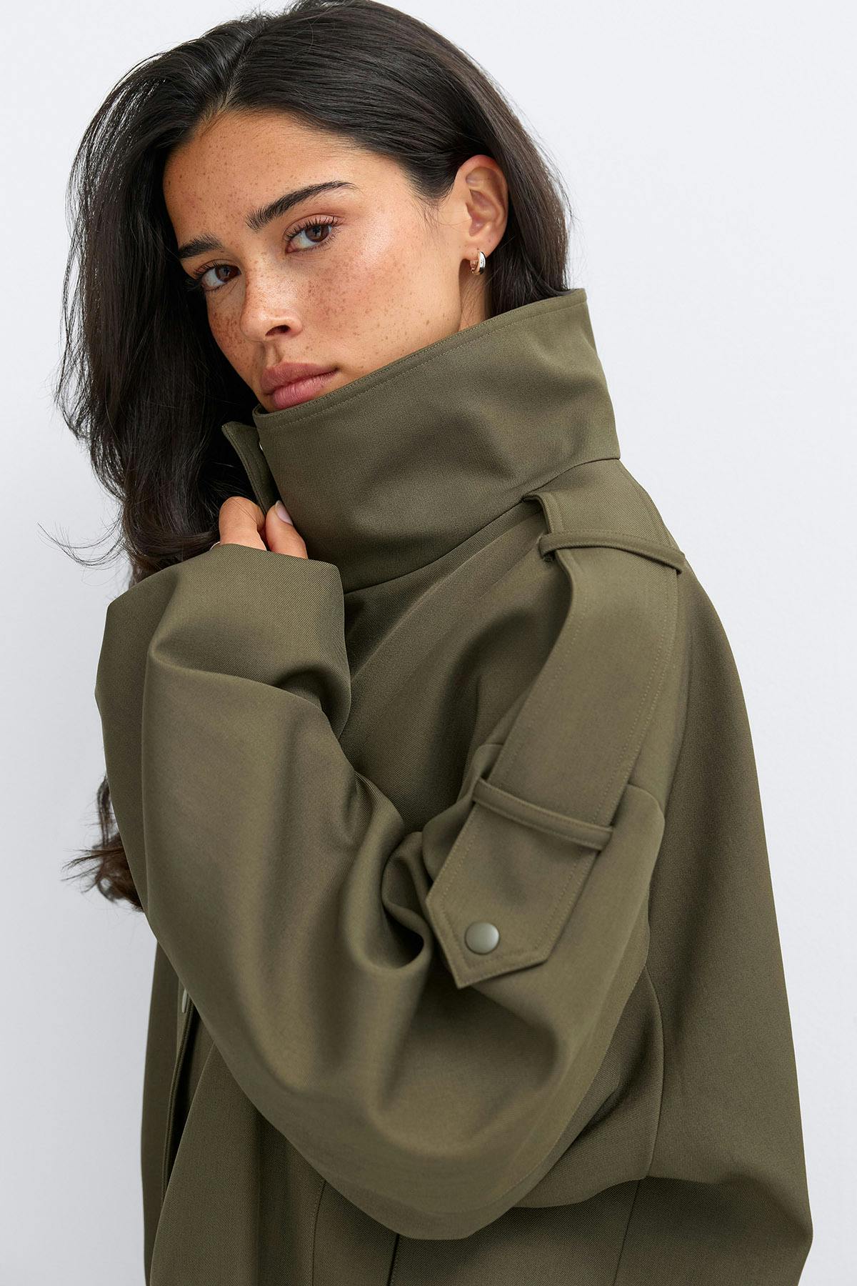 High neck short jacket