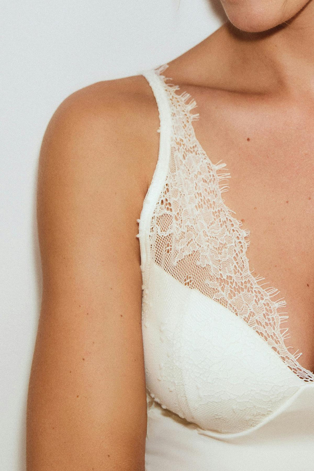 Lace shaping singlet