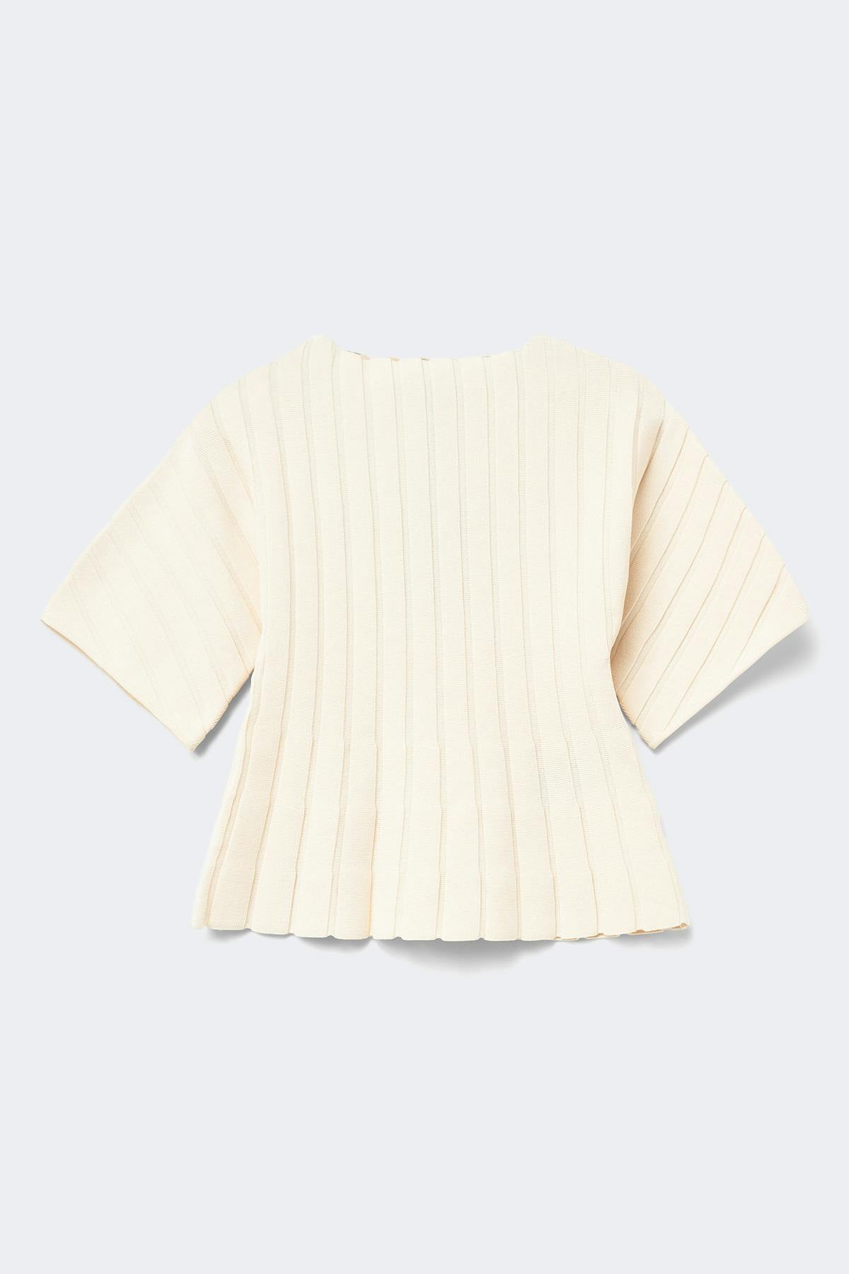 Shaped knitted top