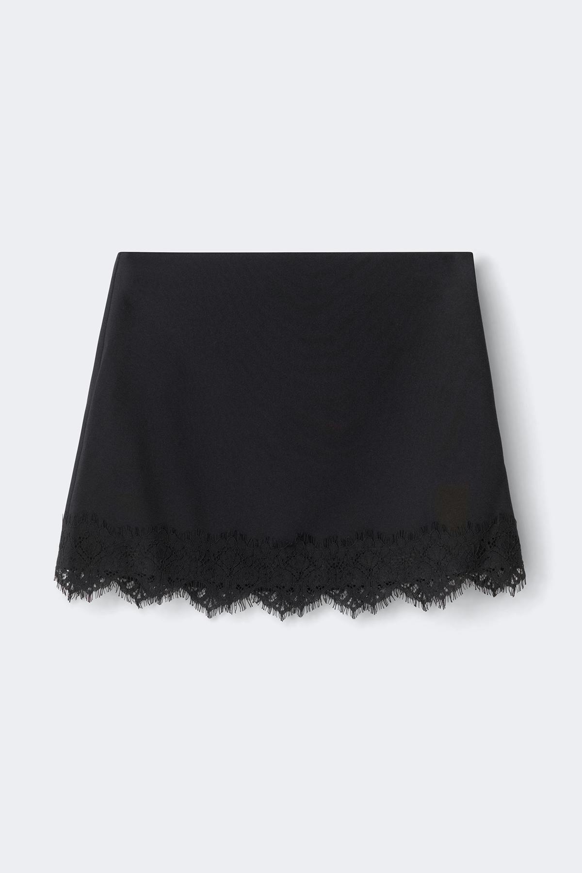 Lace mini skirt