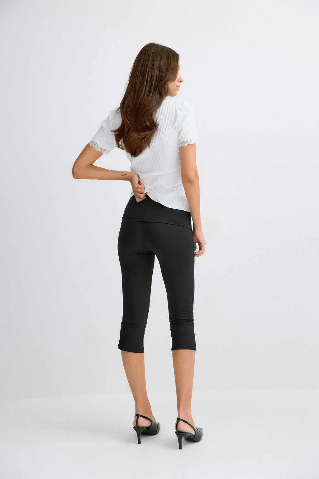 Folded capri trousers